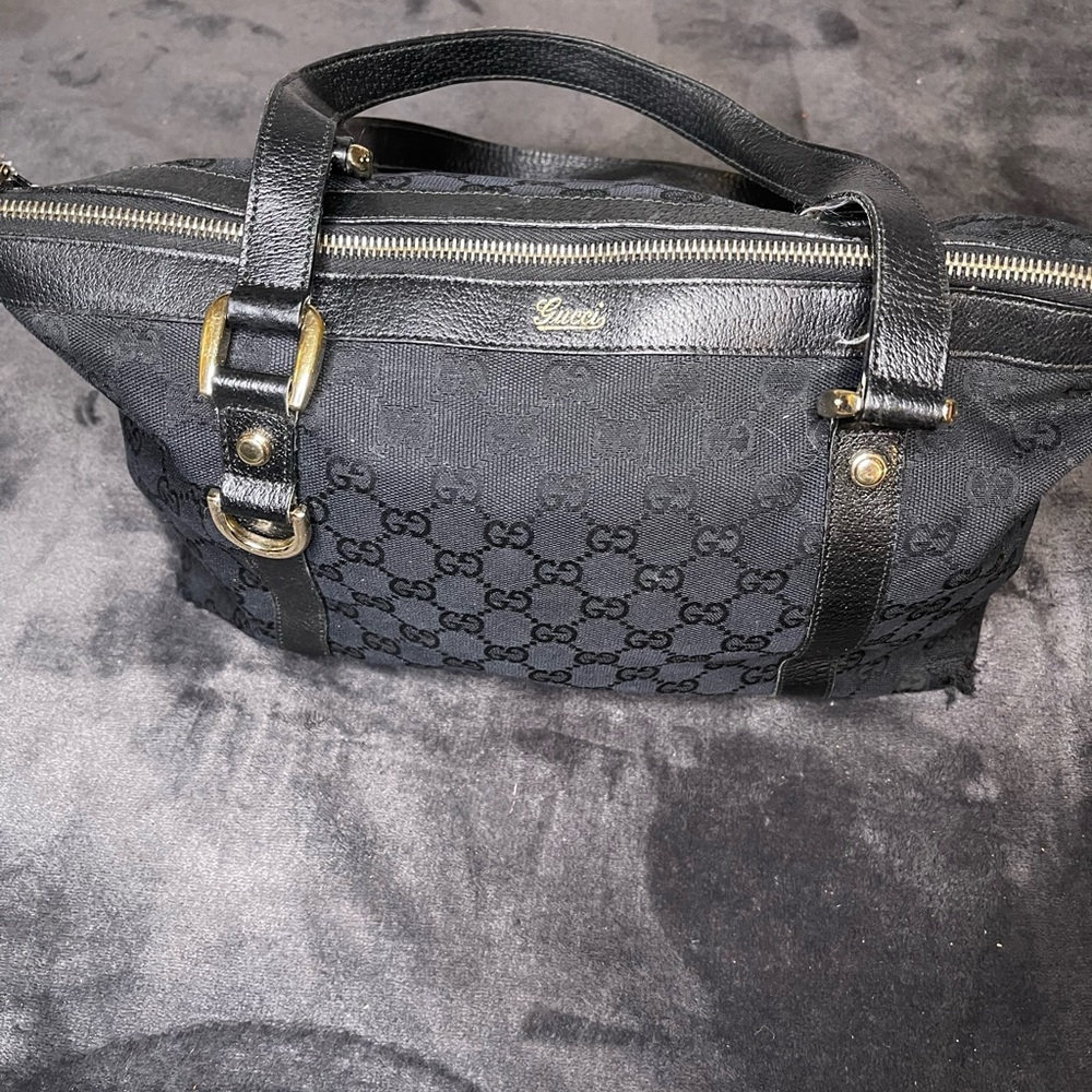 Black Gucci purse